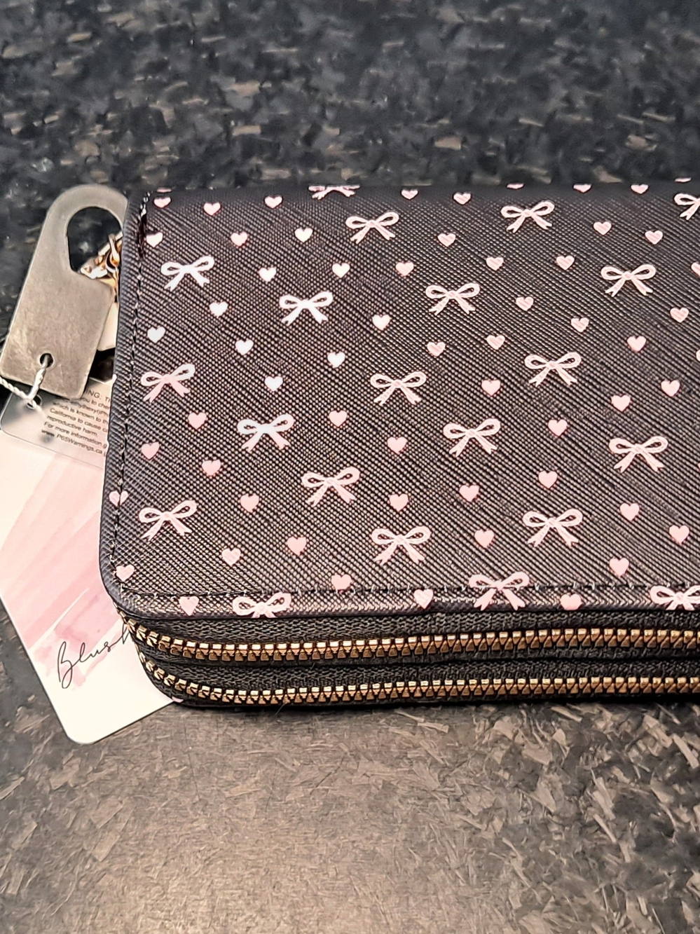 Black and Pink Bow & Heart Print Wristlet Wallet. (NWT) - Picture 14 of 15